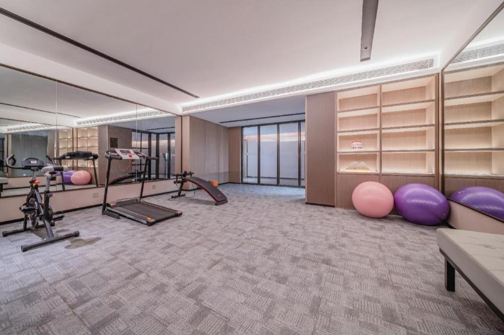 Echeng Hotel Hezhou Shizheng Square Wuzhou ภายนอก รูปภาพ